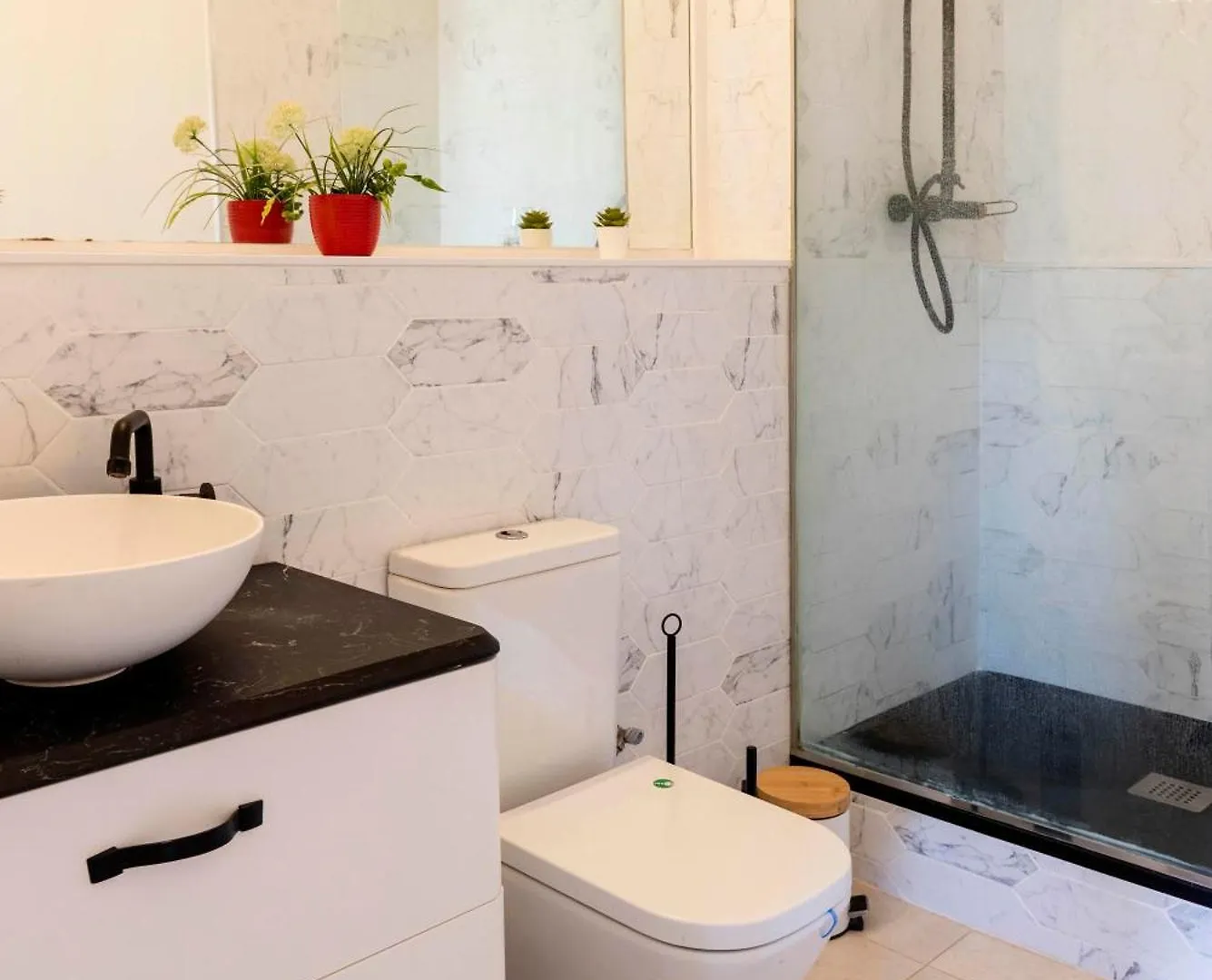 Enchanting 2 Bedroom Flat With Terrace Near Placa Espanya Barcelona