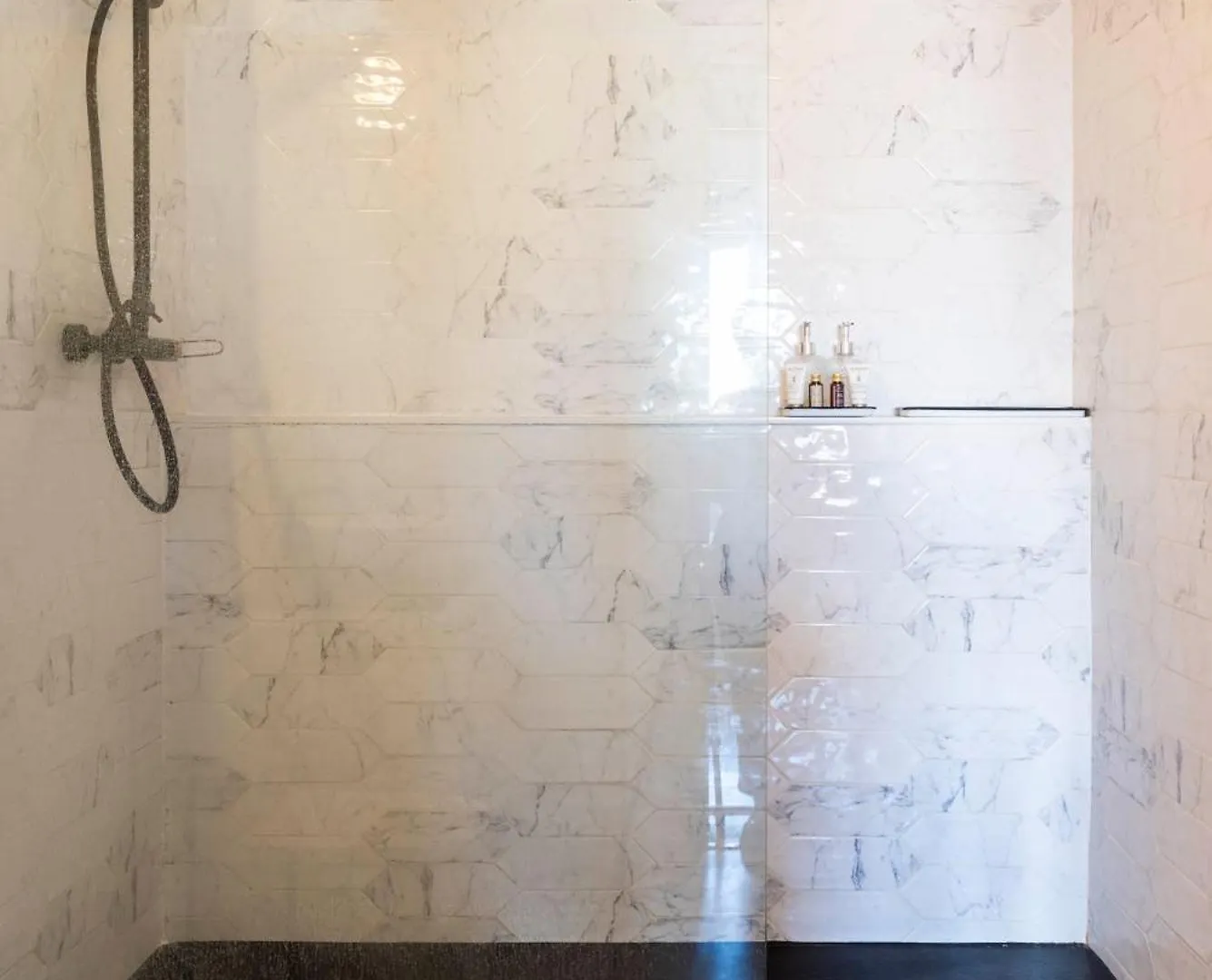 Enchanting 2 Bedroom Flat With Terrace Near Placa Espanya 바르셀로나
