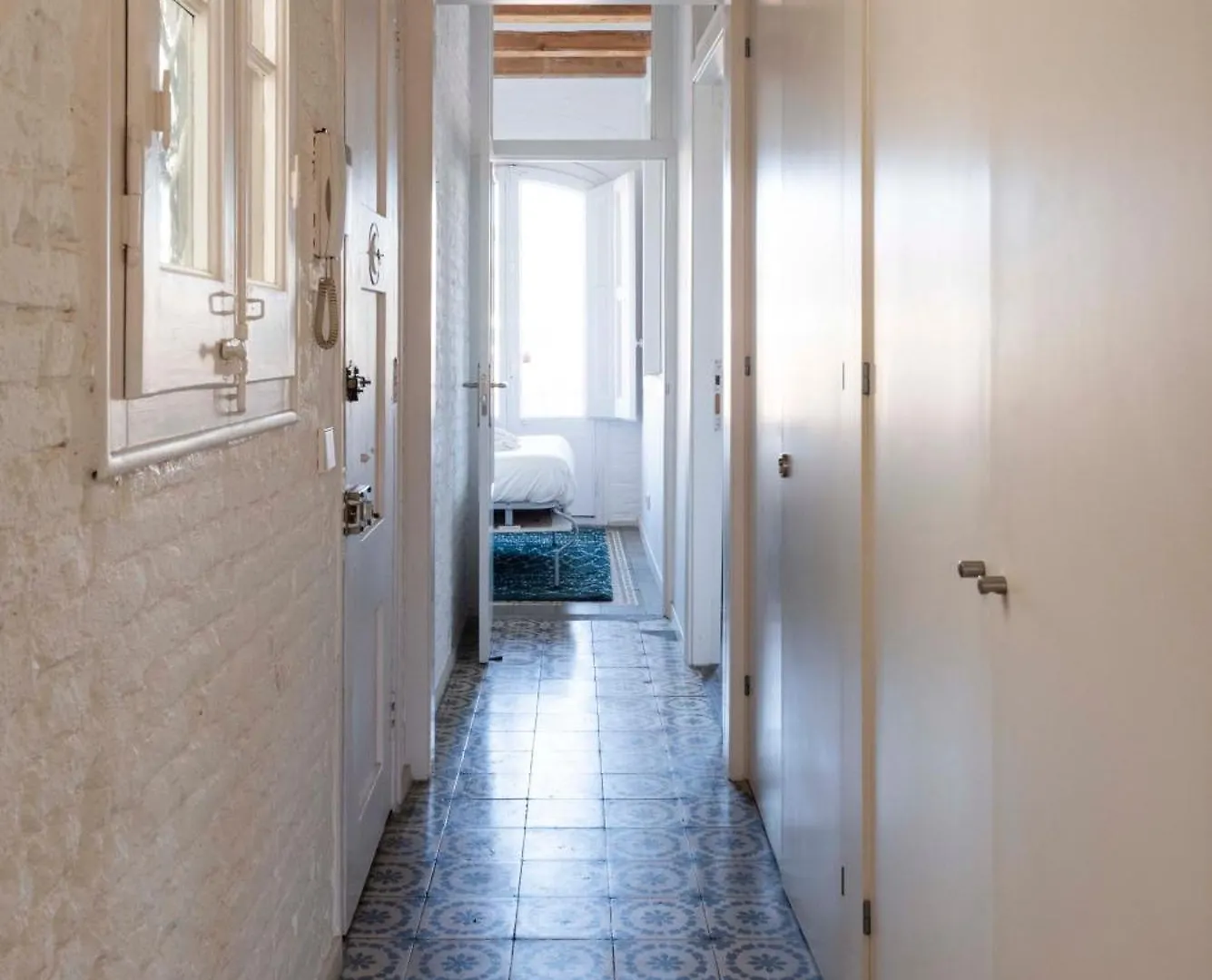 Enchanting 2 Bedroom Flat With Terrace Near Placa Espanya 바르셀로나 아파트