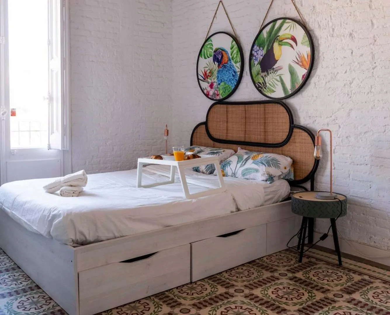아파트 Enchanting 2 Bedroom Flat With Terrace Near Placa Espanya 바르셀로나